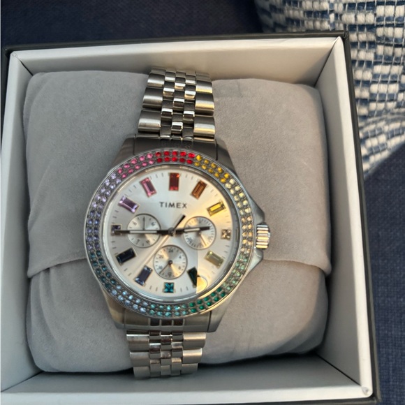 Timex - Picture 2 of 5